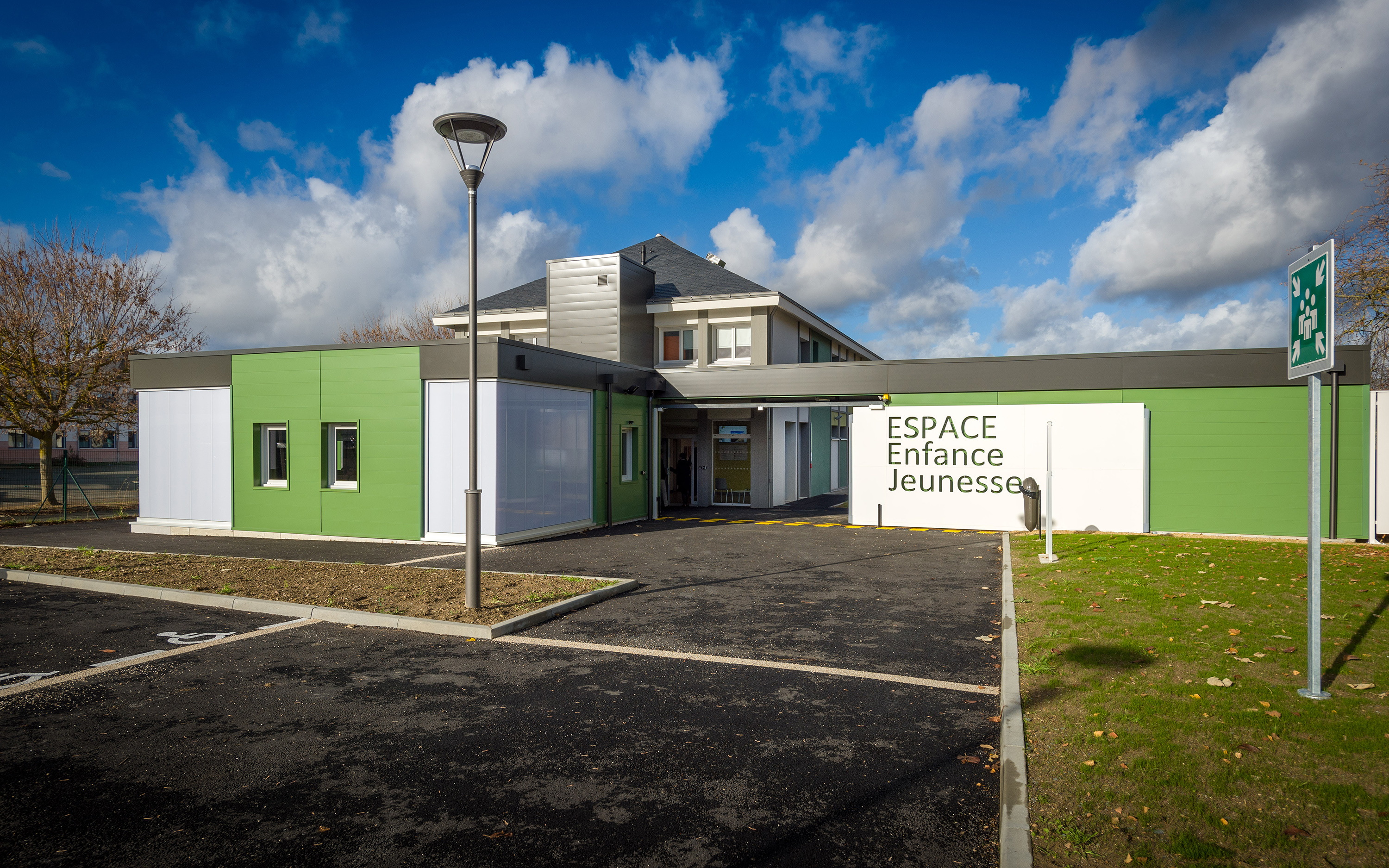 Espace Enfance Jeunesse, Doué-en-Anjou, Photographe : C. Gagneux